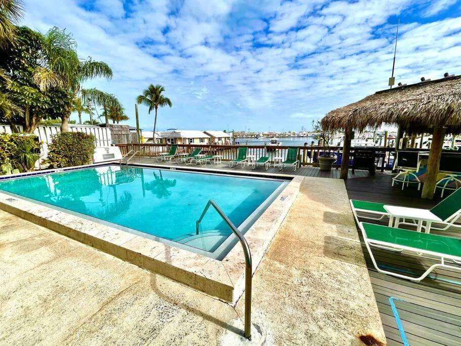 فيلا Aruba - Downtown Waterfront 2X2 Dock & Pool Pet-Friendly كي وست المظهر الخارجي الصورة