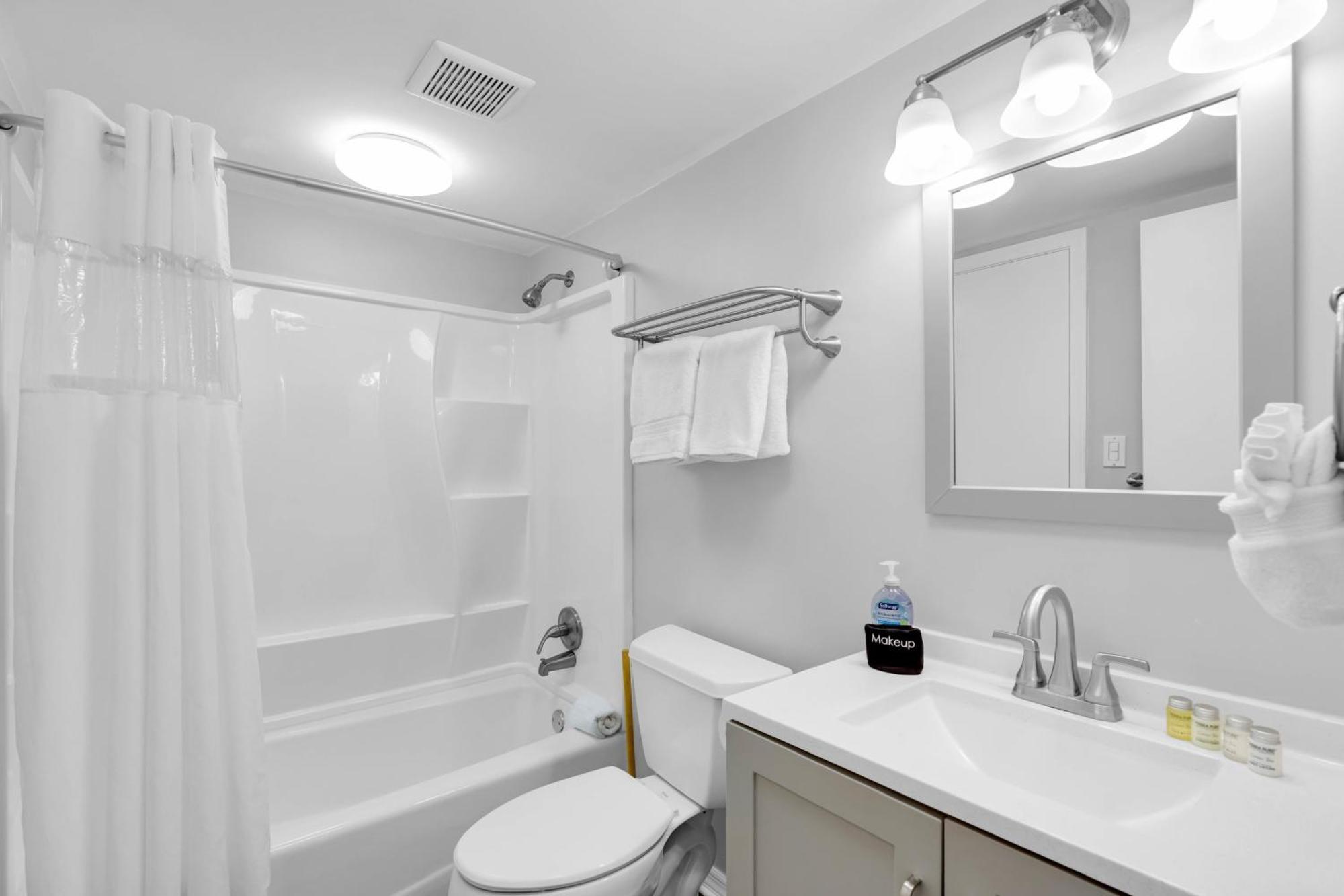 فيلا Aruba - Downtown Waterfront 2X2 Dock & Pool Pet-Friendly كي وست المظهر الخارجي الصورة