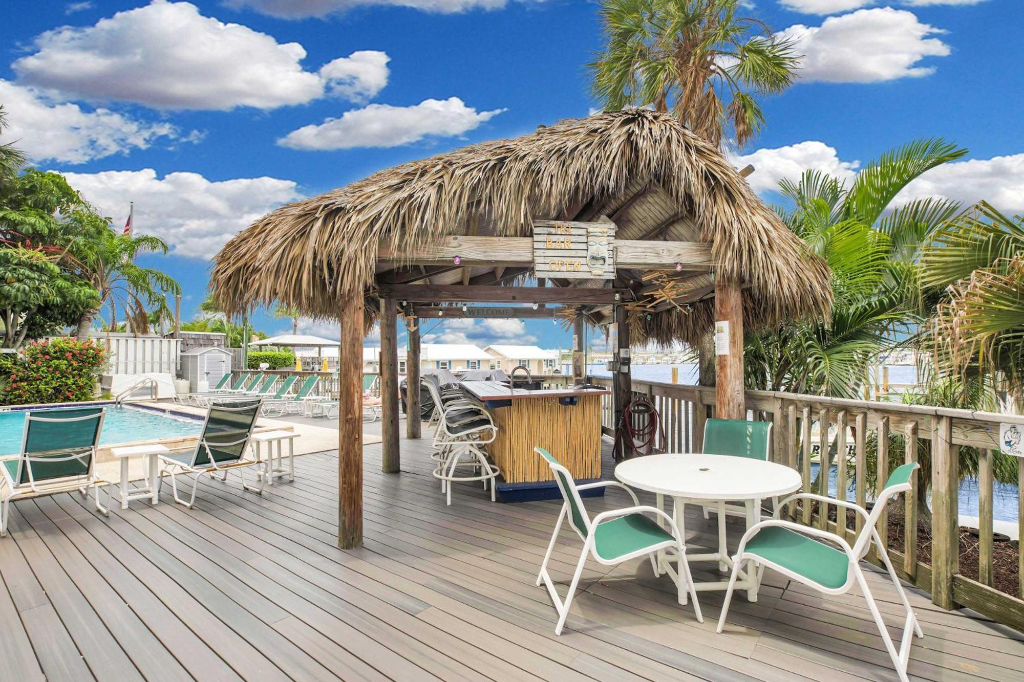 فيلا Aruba - Downtown Waterfront 2X2 Dock & Pool Pet-Friendly كي وست المظهر الخارجي الصورة